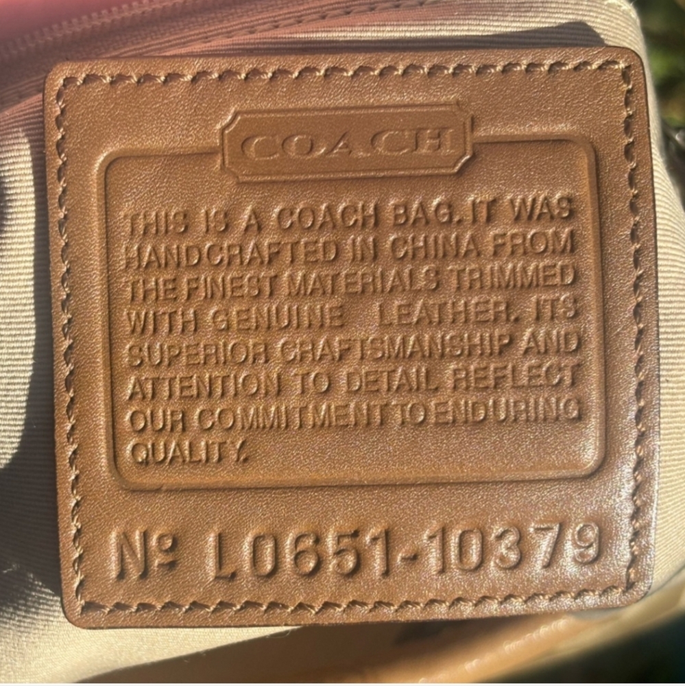 Coach Y2K Signature Tan and Brown Shoulder Bag EUC - Picture 4 of 15